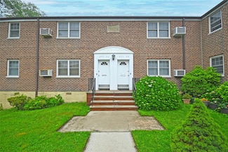 251-26 58th Ave Unit Upper, Little Neck, NY 11362