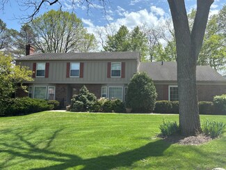 458 Steeple Chase Ct, Bloomfield Hills, MI 48304