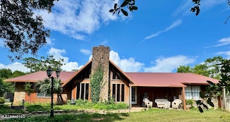 5114 Bay St, Pascagoula, MS 39567