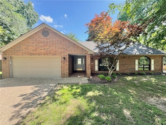 2911 S Wright Place, Fayetteville, AR 72701