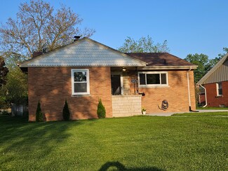 8243 Northcote Ave, Munster, IN 46321