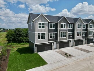 4460 154th St, Urbandale, IA 50323