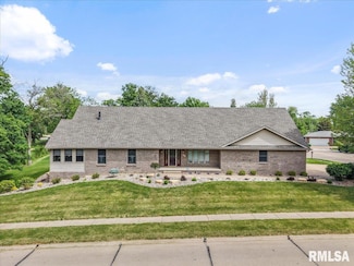 859 45th Ave, East Moline, IL 61244
