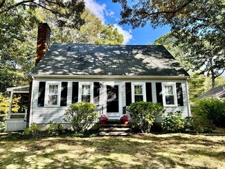 2 Bayberry Ln, Dennis, MA 02638