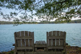 36 Treasure Ln, Deer Isle, ME 04627