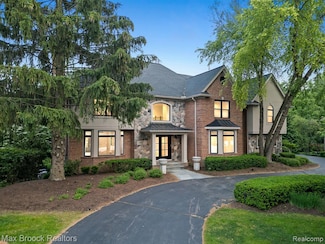 4331 Spruce Hill Ln, Bloomfield Hills, MI 48301