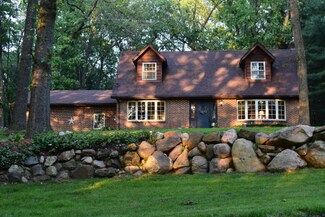 6710 Springbrook Ln, Kalamazoo, MI 49004
