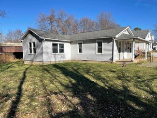 305 E Pearl St, Winchester, IN 47394