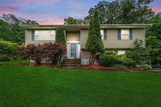 69 Saratoga Rd, Newburgh, NY 12550