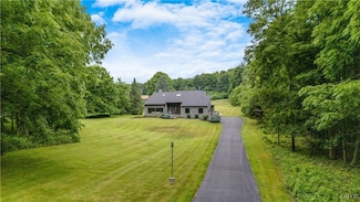 6925 Woodchuck Hill Rd, Fayetteville, NY 13066