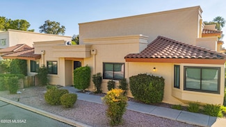 10162 E Arizmo St, Tucson, AZ 85748