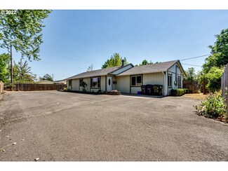483 18th St, Springfield, OR 97477