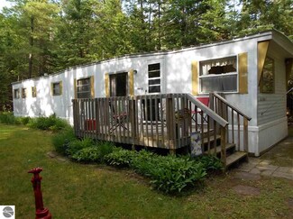 4208 Miller Rd, Sterling, MI 48659