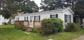 14 4th Ave, Pocasset, MA 02559