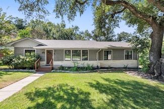 1904 Avenue P, Huntsville, TX 77340