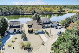 521 N Shore Dr, Forked River, NJ 08731
