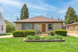 4167 S Pennsylvania Ave, Saint Francis, WI 53235