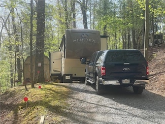 95 13th St, Ellijay, GA 30540
