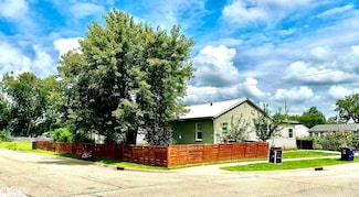 105 W Loomis Ave, Ottumwa, IA 52501