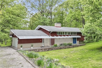 7130 Chestnut Dr, Bedford, OH 44146