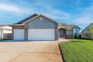608 S Horseshoe Bend St, Maize, KS 67101