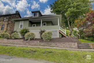 421 S Water St, Mill Hall, PA 17751