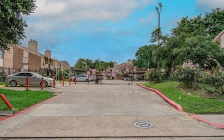10202 Forum Park Dr Unit 15, Houston, TX 77036
