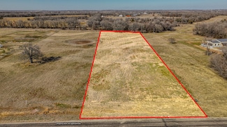 1136 Paradise Pkwy, Poolville, TX 76487