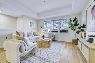 1372 S Almaden Ave, San Jose, CA 95110