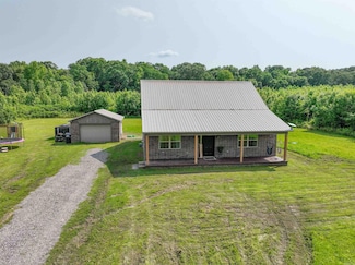 120 Landing Dr, Pangburn, AR 72121