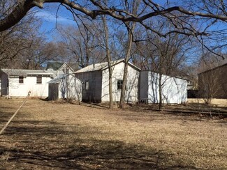 410 E 2nd St, Peabody, KS 66866