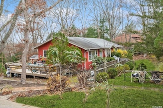 44 Robeson Blvd, Sag Harbor, NY 11963