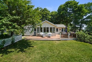 15 White St, Duxbury, MA 02332
