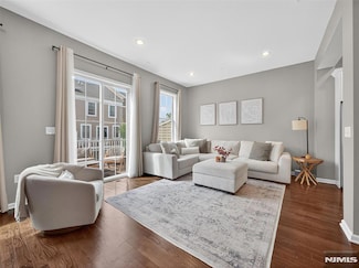 25 Roosevelt Dr, Wood-Ridge, NJ 07075