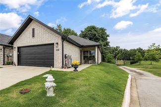 2801 W Persimmon St, Rogers, AR 72756