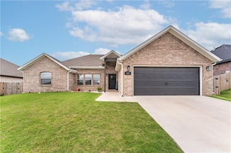707 W Jillian St, Siloam Springs, AR 72761