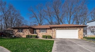 993 S Cedar Hill Dr, Decatur, IL 62521
