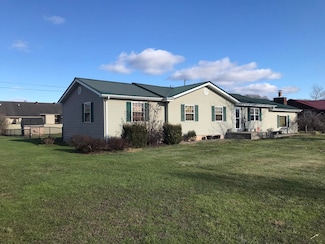 99 Carl Rd, Grayson, KY 41143