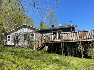 115 Joes Ln, Hazard, KY 41701