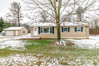 13619 Hall Rd, Chardon, OH 44024