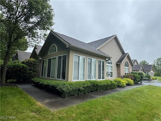 1303 Willow Brook Dr NE Unit 1303, Warren, OH 44483