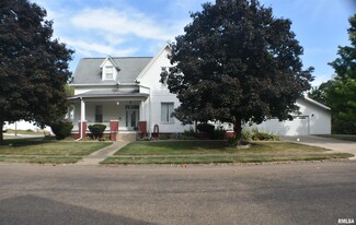 203 S Illinois St, Lewistown, IL 61542