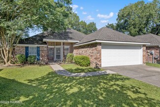 330 Pear Tree Cir, Broussard, LA 70518