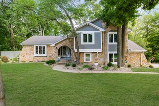 1100 Crown Point, Zionsville, IN 46077