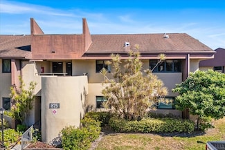 875 S Village Dr N Unit 204, Saint Petersburg, FL 33716