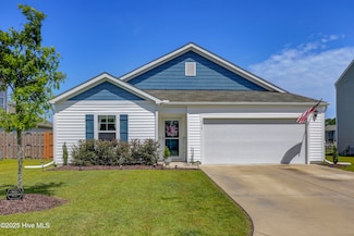 519 Birdsong Dr, Holly Ridge, NC 28445