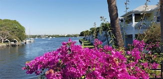 3889 Pompano Dr SE Unit A, Saint Petersburg, FL 33705