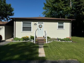 2672 Engle St, Portage, IN 46368