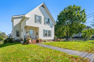 33 Forest St, Middleboro, MA 02346