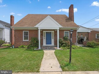59 N Walnut St, Spring Grove, PA 17362